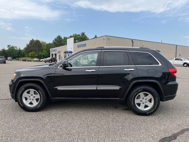 Used 2011 Jeep Grand Cherokee Laredo with VIN 1J4RR4GG8BC550999 for sale in Isanti, Minnesota