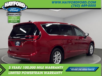 2025 Chrysler Pacifica Select