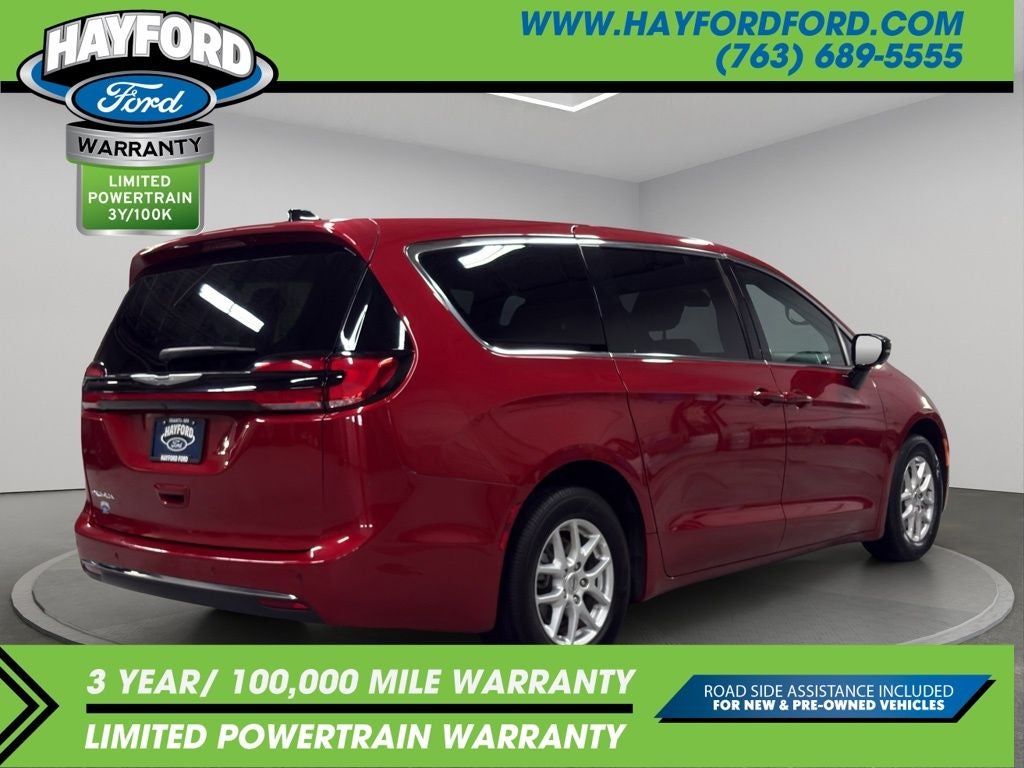 2025 Chrysler Pacifica Select