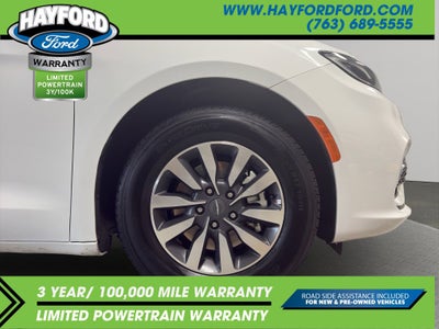 2024 Chrysler Pacifica Hybrid Select