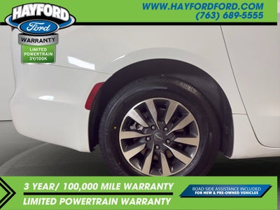 2024 Chrysler Pacifica Hybrid Select