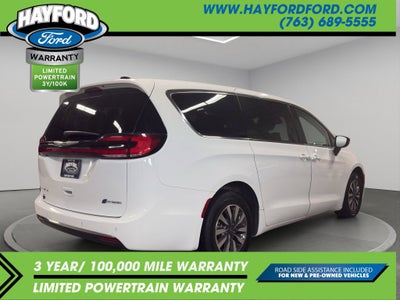 2024 Chrysler Pacifica Hybrid Select