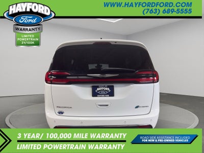 2024 Chrysler Pacifica Hybrid Select