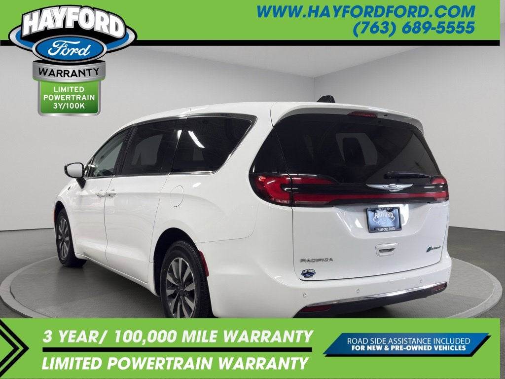 2024 Chrysler Pacifica Hybrid Select