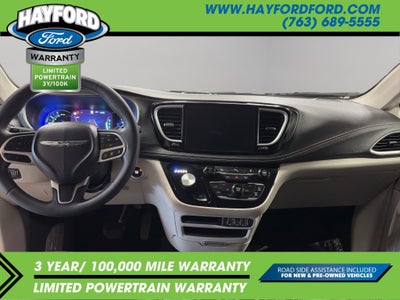 2024 Chrysler Pacifica Hybrid Select