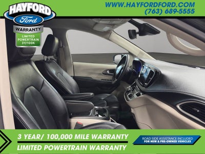 2024 Chrysler Pacifica Hybrid Select