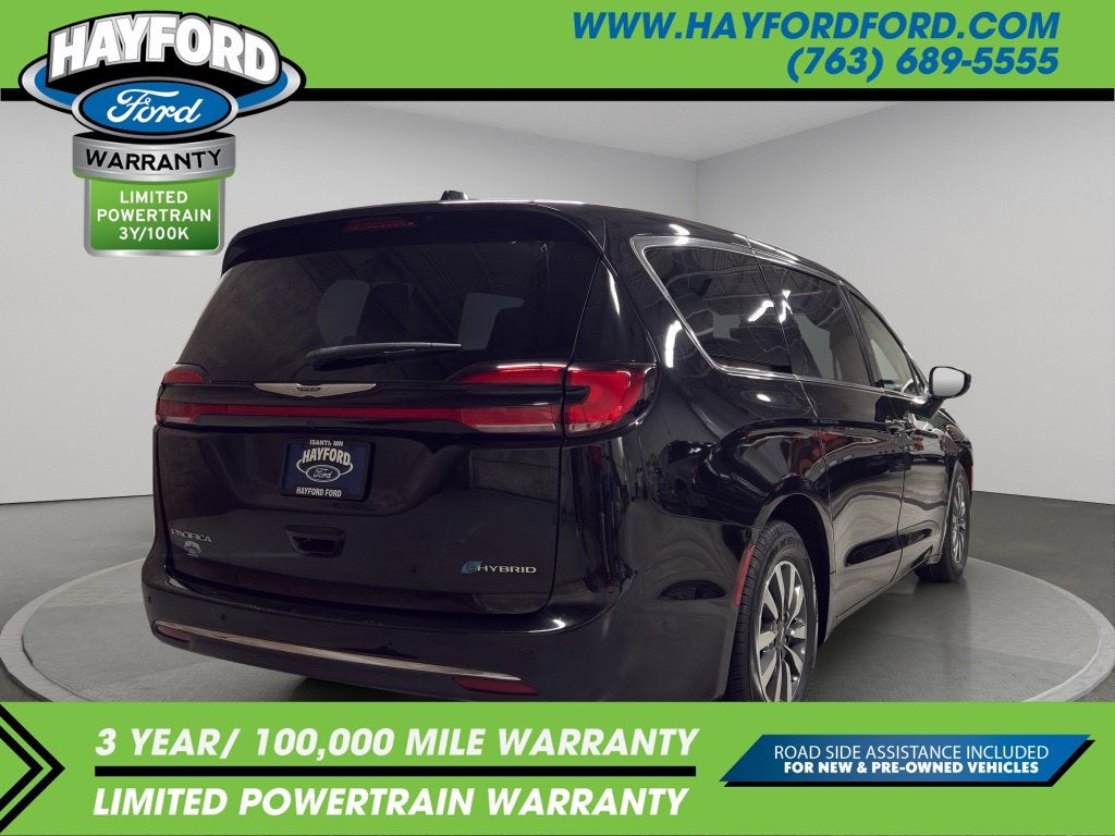 2024 Chrysler Pacifica Hybrid Select