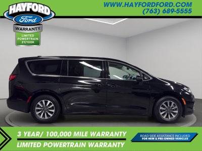 2024 Chrysler Pacifica Hybrid Select